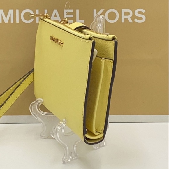 MICHAEL KORS LARGE DOUBLE ZIP WRISTLET WALLET BUTTERCUP COLOR - Picture 6 of 16